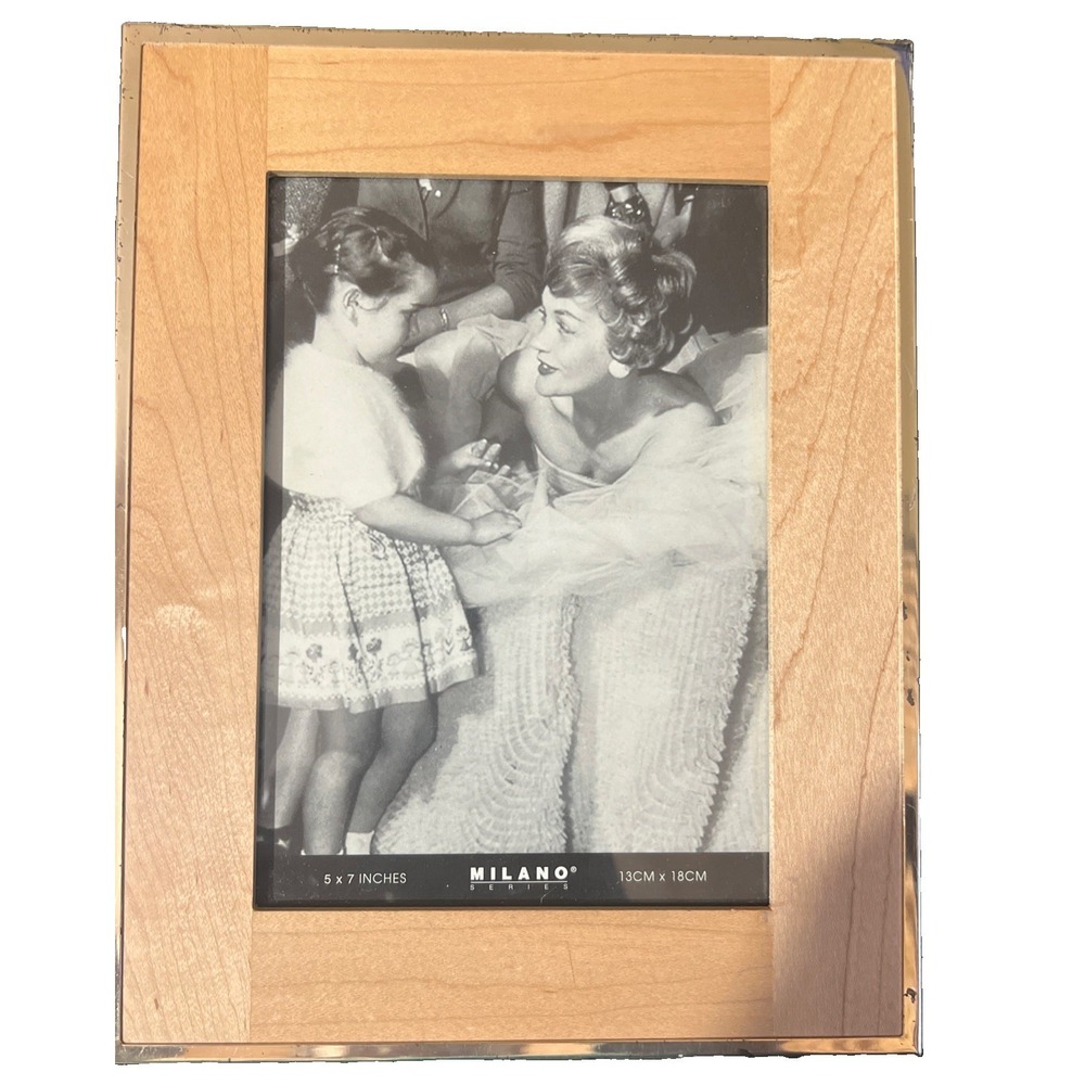 Milano Series 5x7 Picture Frame Polished Silver Plated Frame
